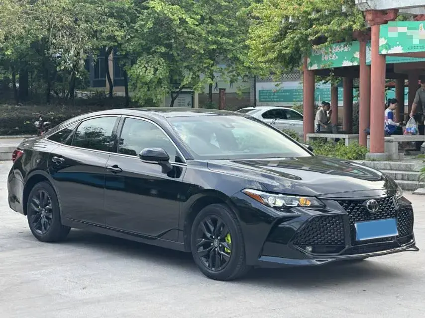 2019 TOYOTA AVALON thumbnail 3