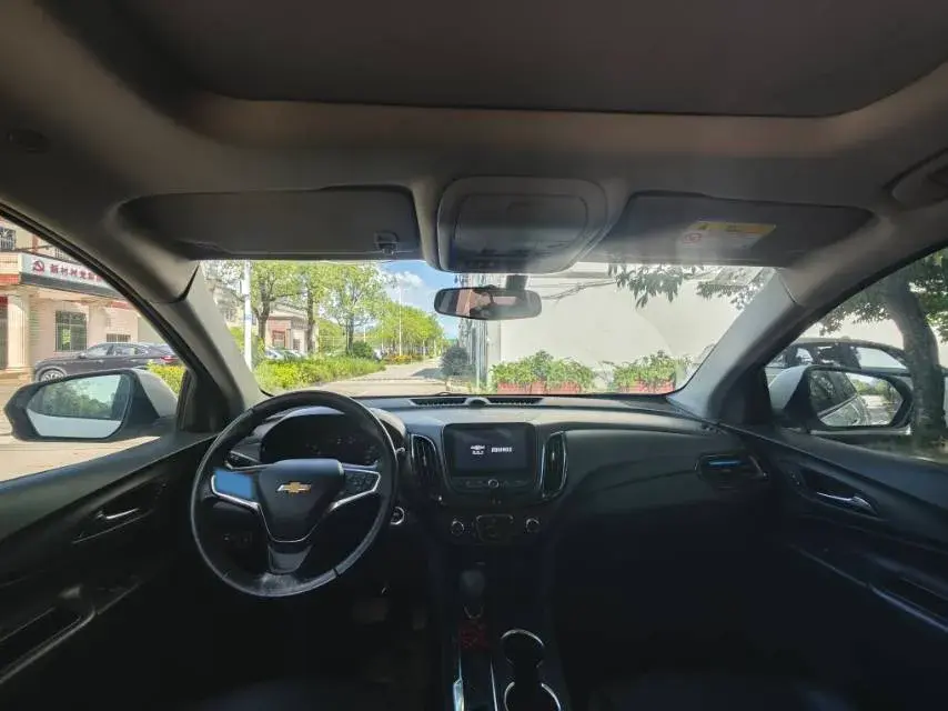 2021 CHEVROLET EQUINOX thumbnail 4