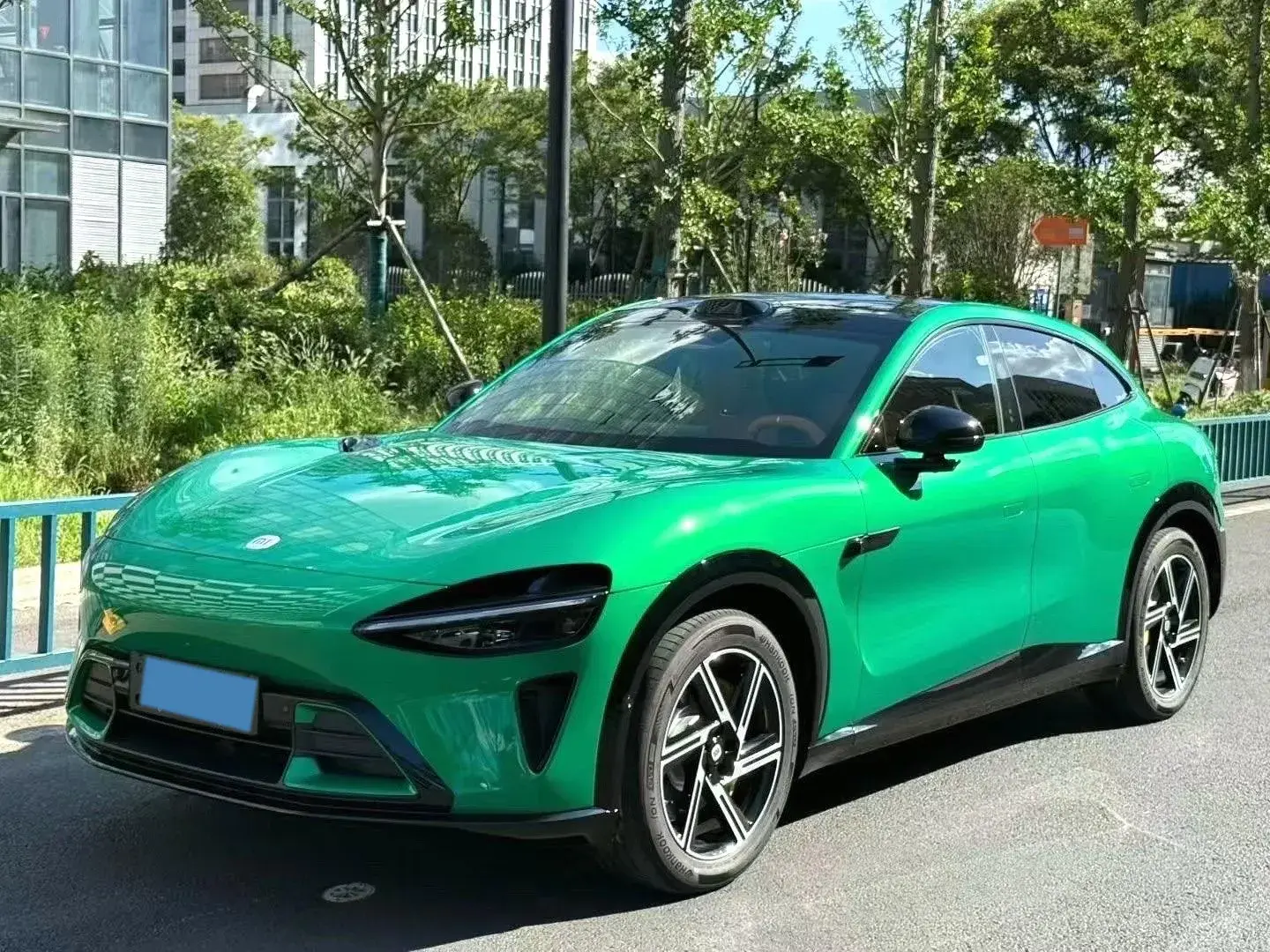 2025 MI YU7 view 1
