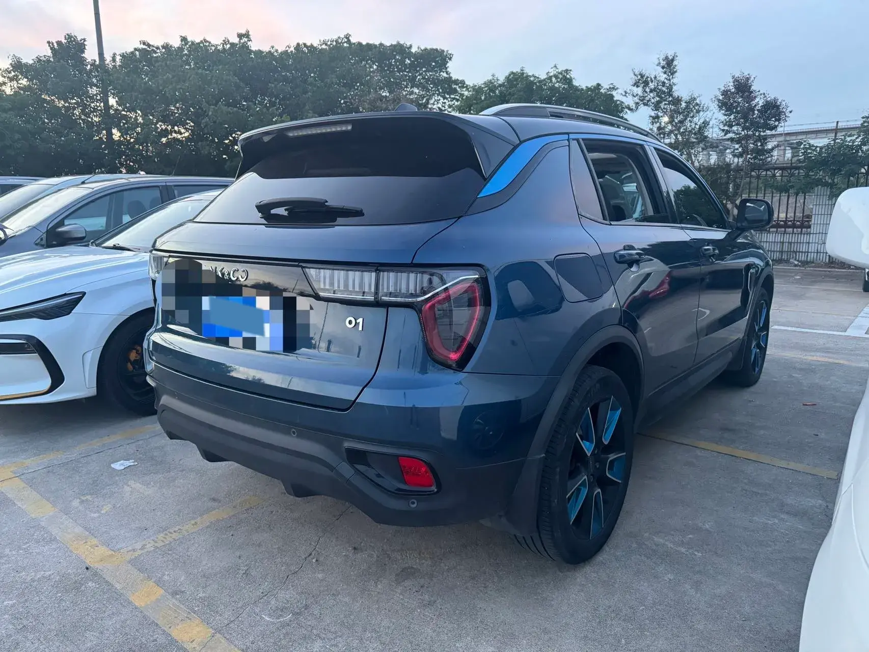 2018 LYNK&CO 01 thumbnail 4