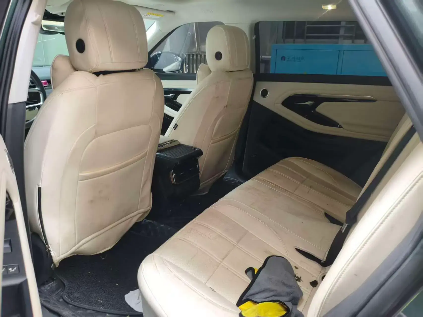 2021 LAND ROVER thumbnail 4