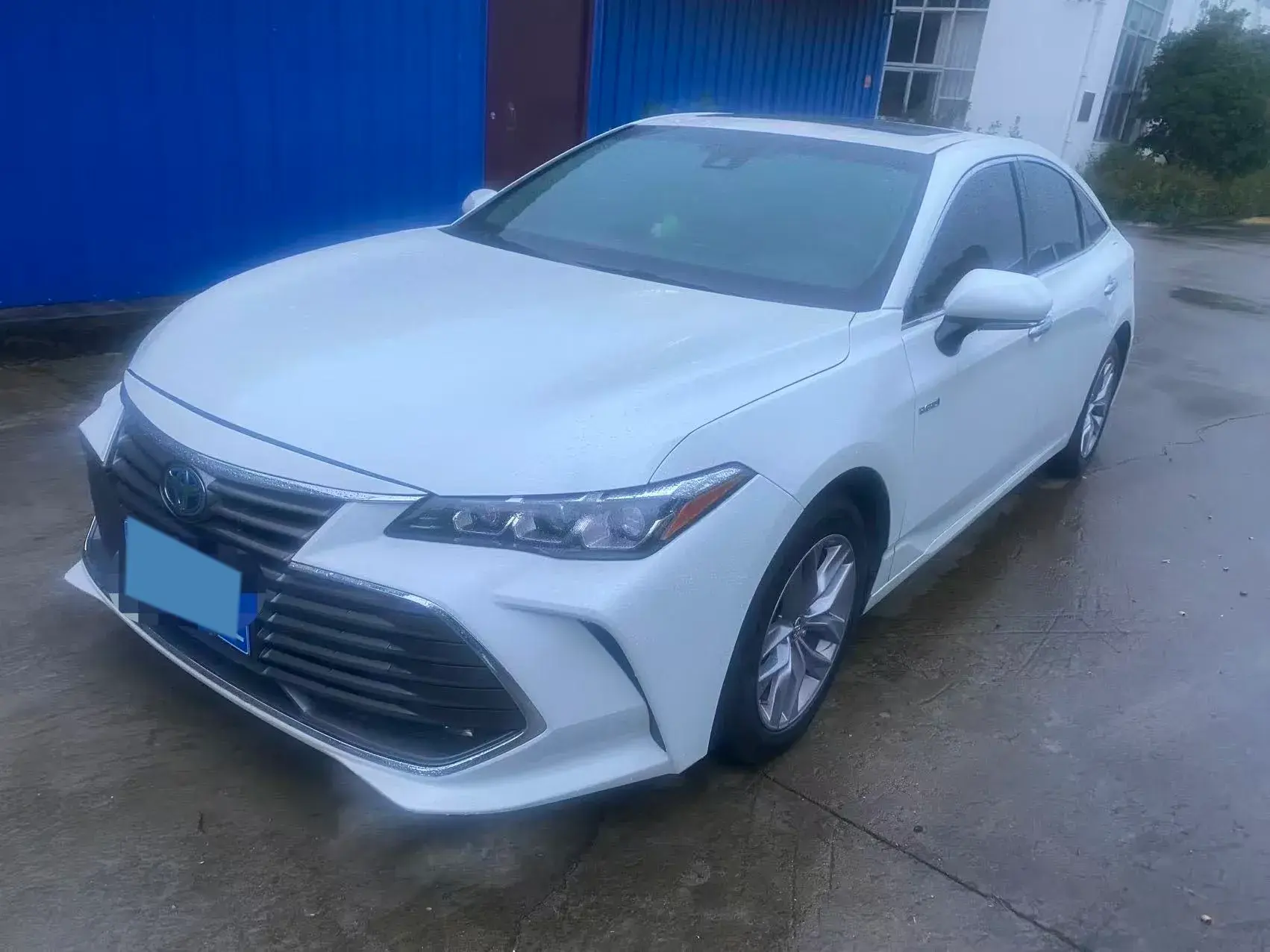 2019 TOYOTA AVALON view 1