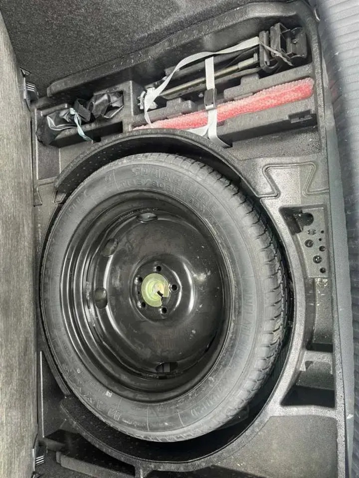 2016 VOLKSWAGEN TIGUAN thumbnail 4