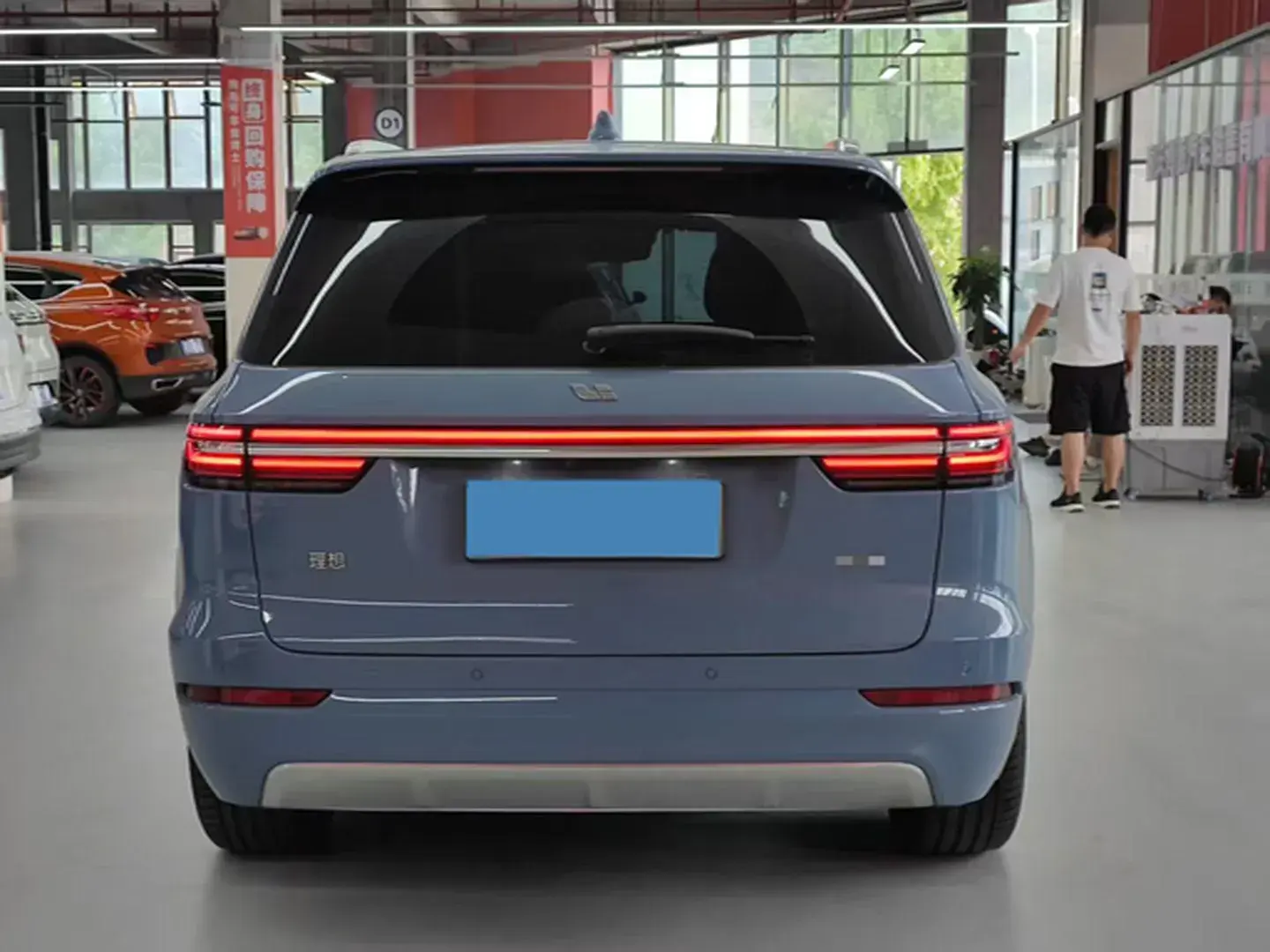 2021 LI ONE thumbnail 3