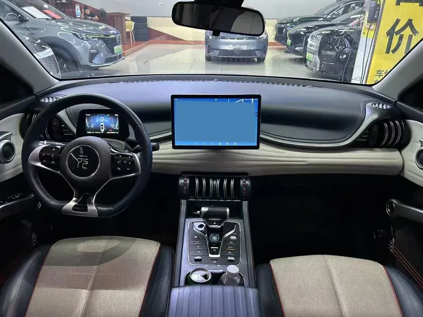 2022 BYD YUAN thumbnail 3