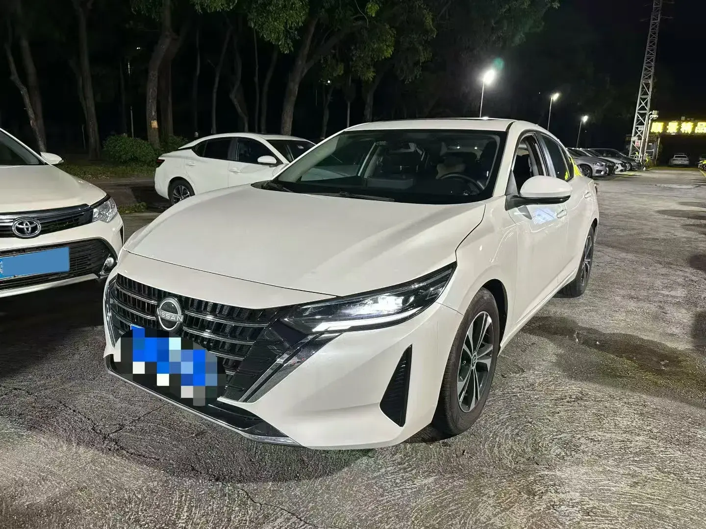 2023 NISSAN SYLPHY view 1