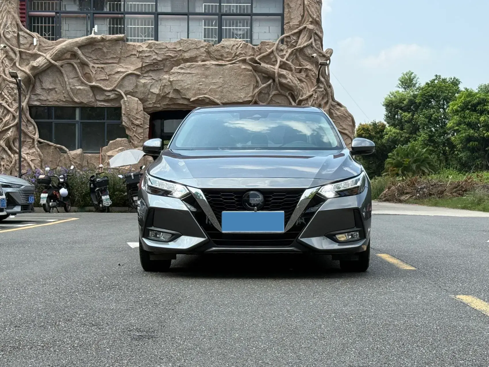2022 NISSAN SYLPHY thumbnail 3