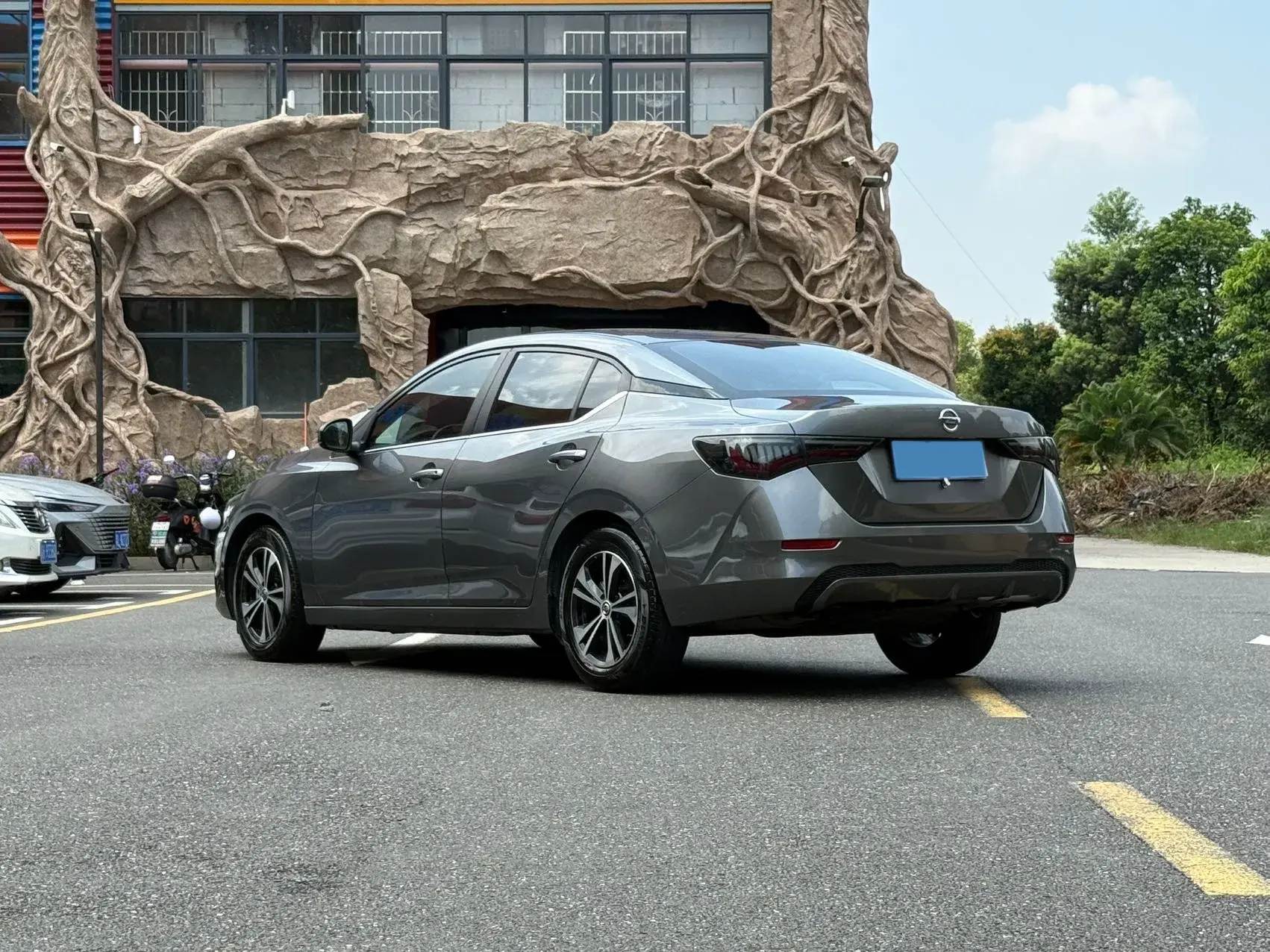 2022 NISSAN SYLPHY thumbnail 2