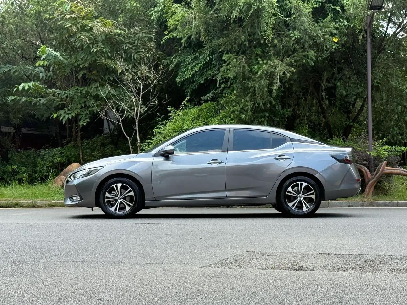 2022 NISSAN SYLPHY thumbnail 4