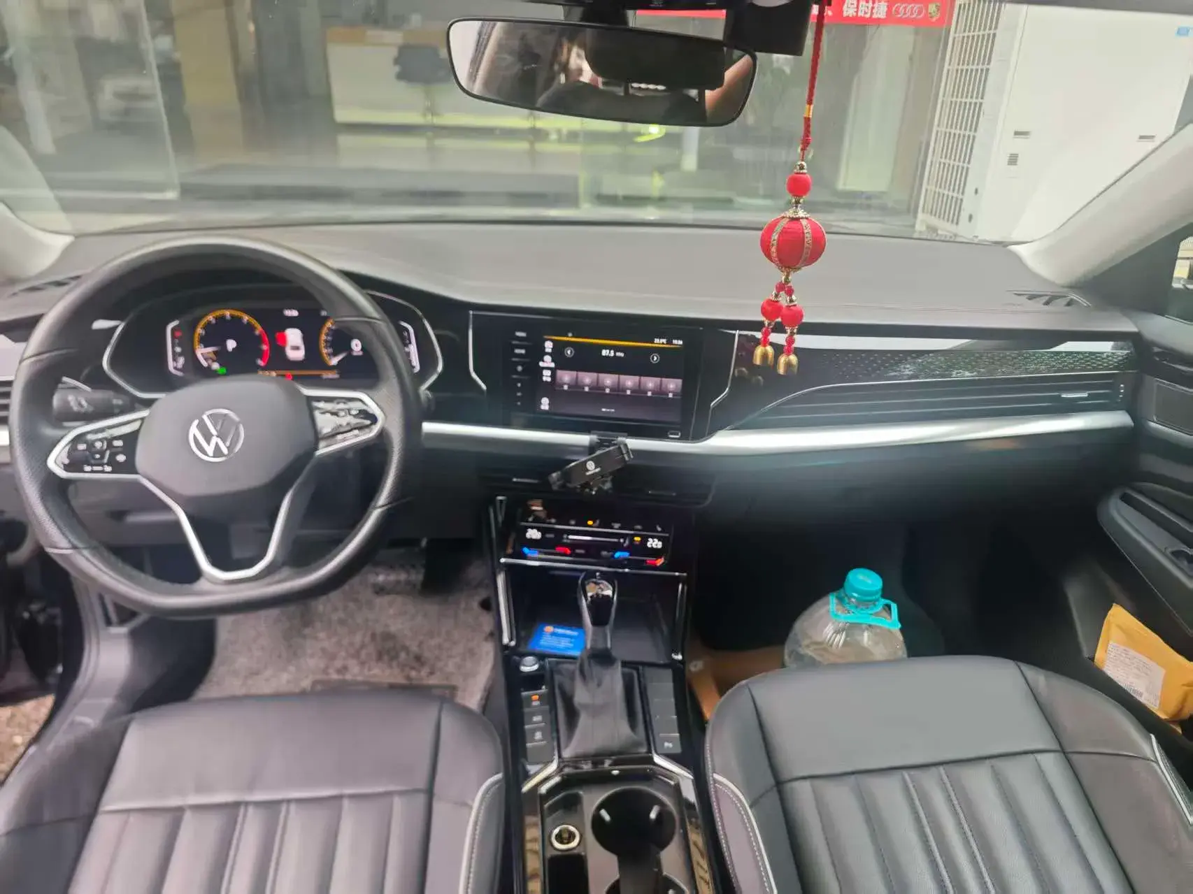 2022 VOLKSWAGEN PASSAT thumbnail 4