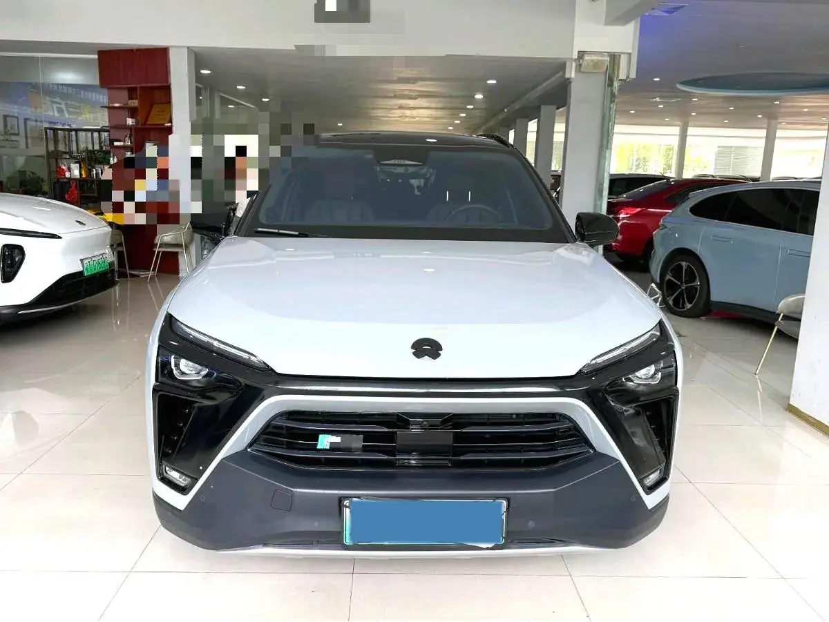 2020 NIO ES8 thumbnail 2