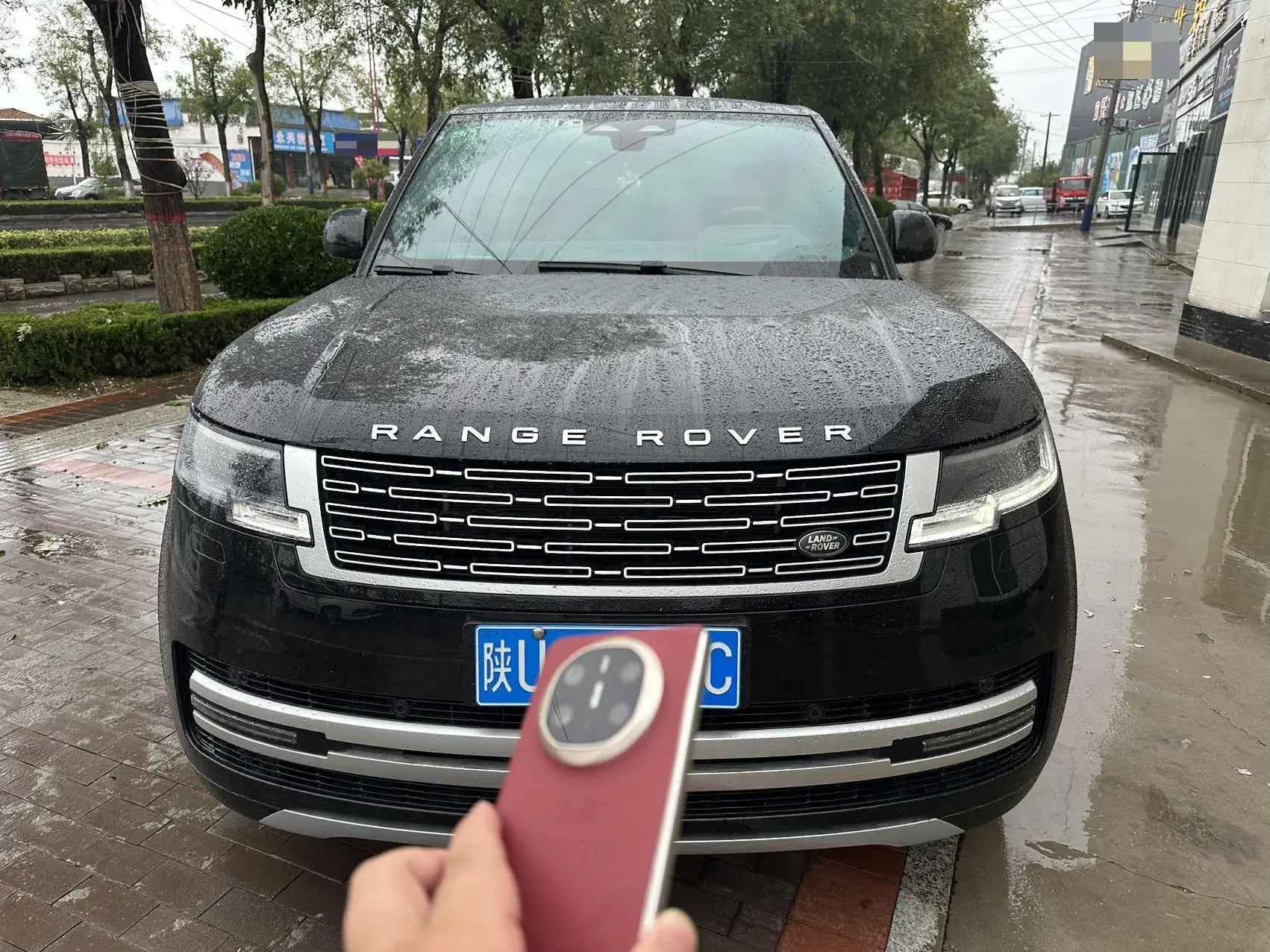 2023 LAND ROVER thumbnail 2