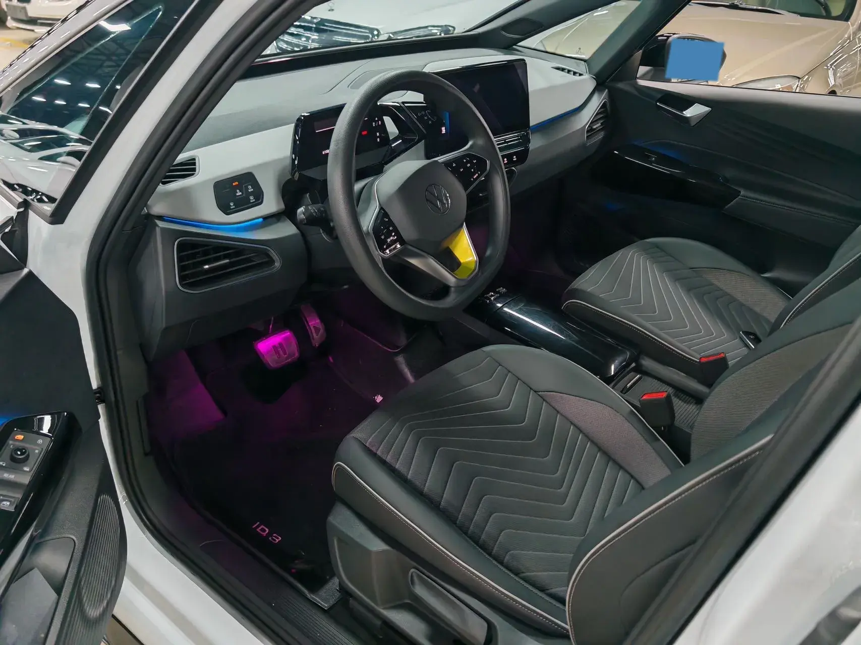 2023 VOLKSWAGEN ID.3 thumbnail 4