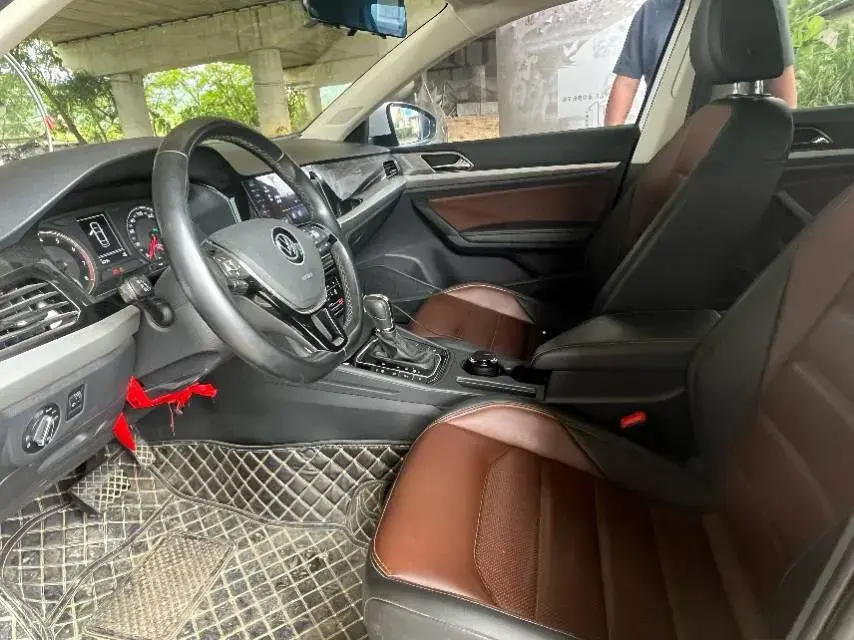 2019 VOLKSWAGEN LAVIDA thumbnail 3