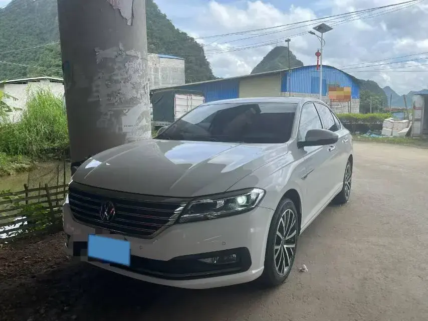 2019 VOLKSWAGEN LAVIDA view 1