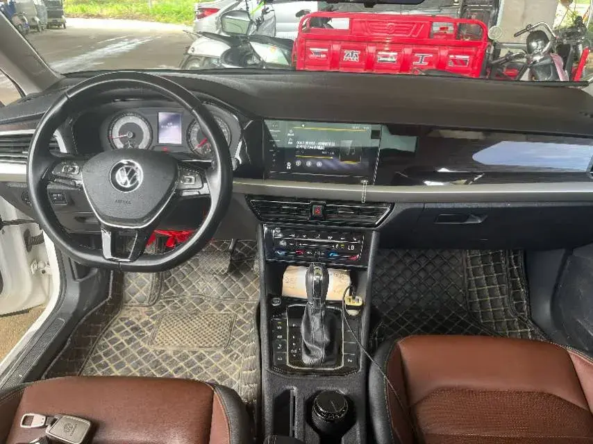 2019 VOLKSWAGEN LAVIDA thumbnail 2