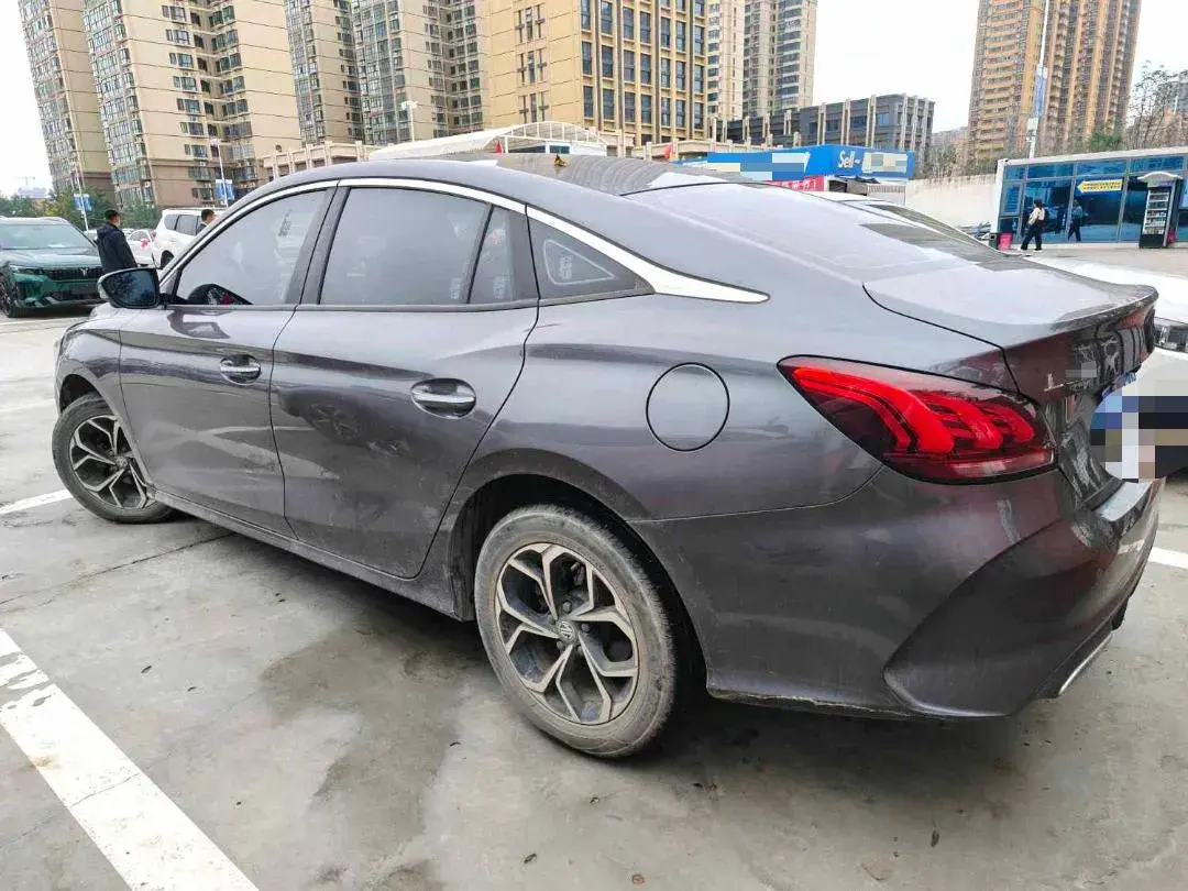 2023 MG 5 thumbnail 4