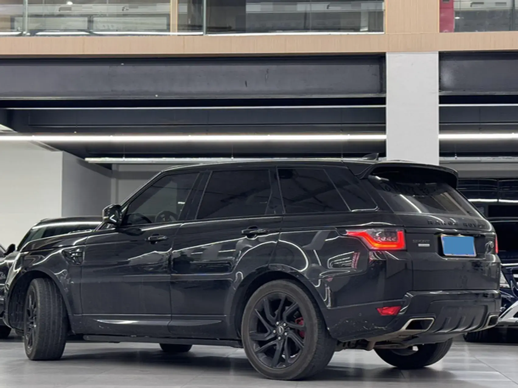 2018 LAND ROVER thumbnail 2