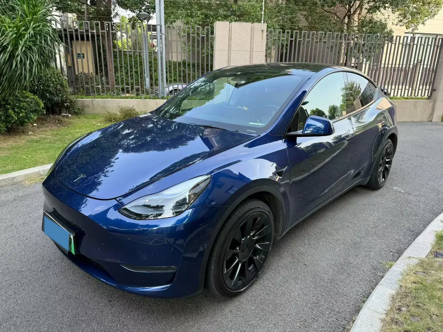 2021 TESLA MODEL view 1