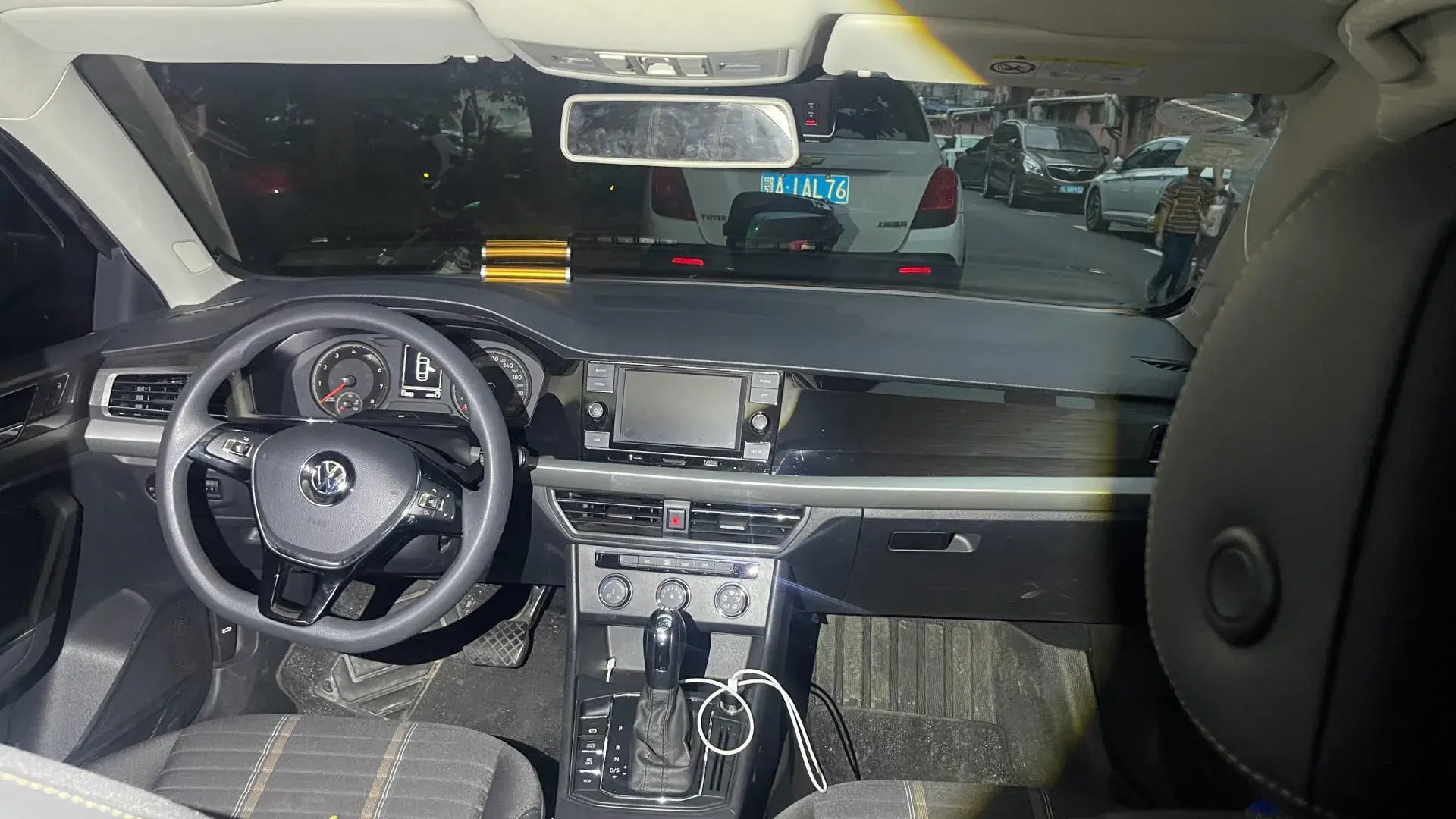 2019 VOLKSWAGEN LAVIDA thumbnail 3