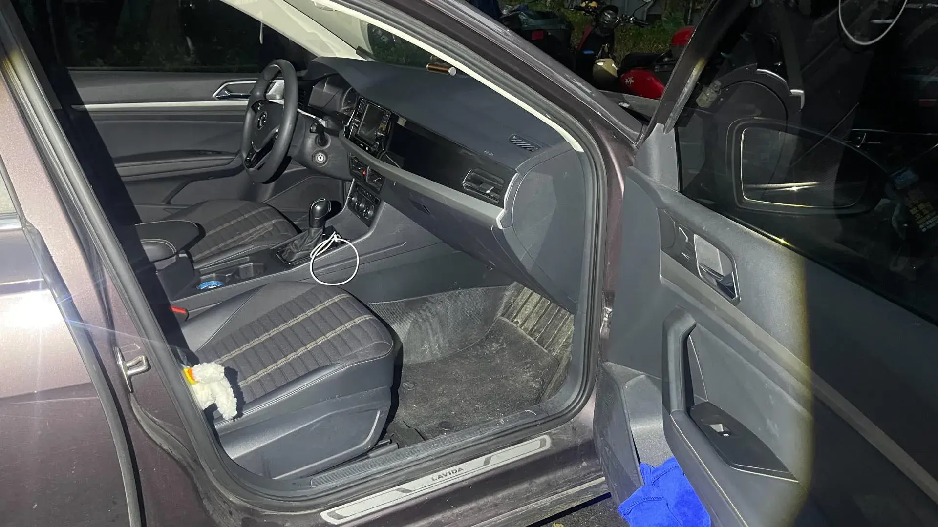 2019 VOLKSWAGEN LAVIDA thumbnail 4