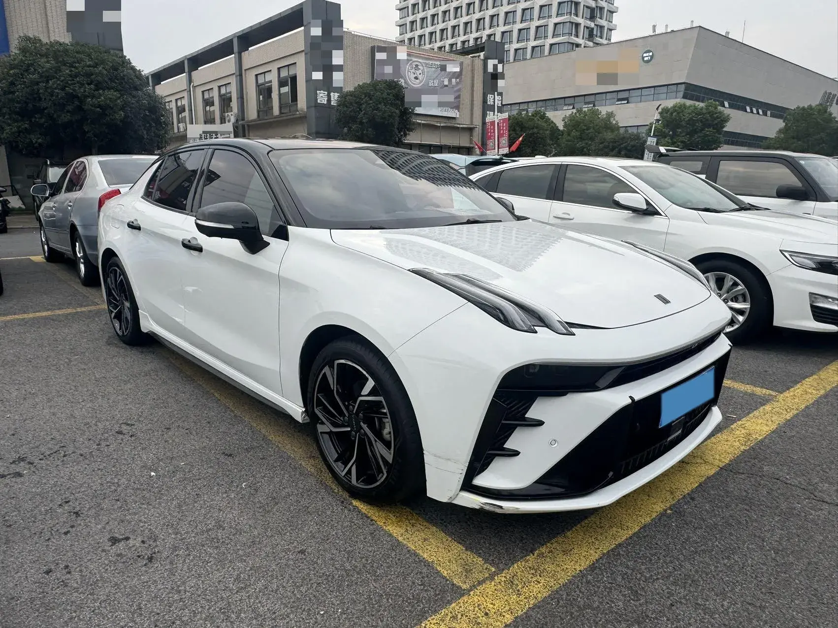 2023 LYNK&CO 03 thumbnail 3