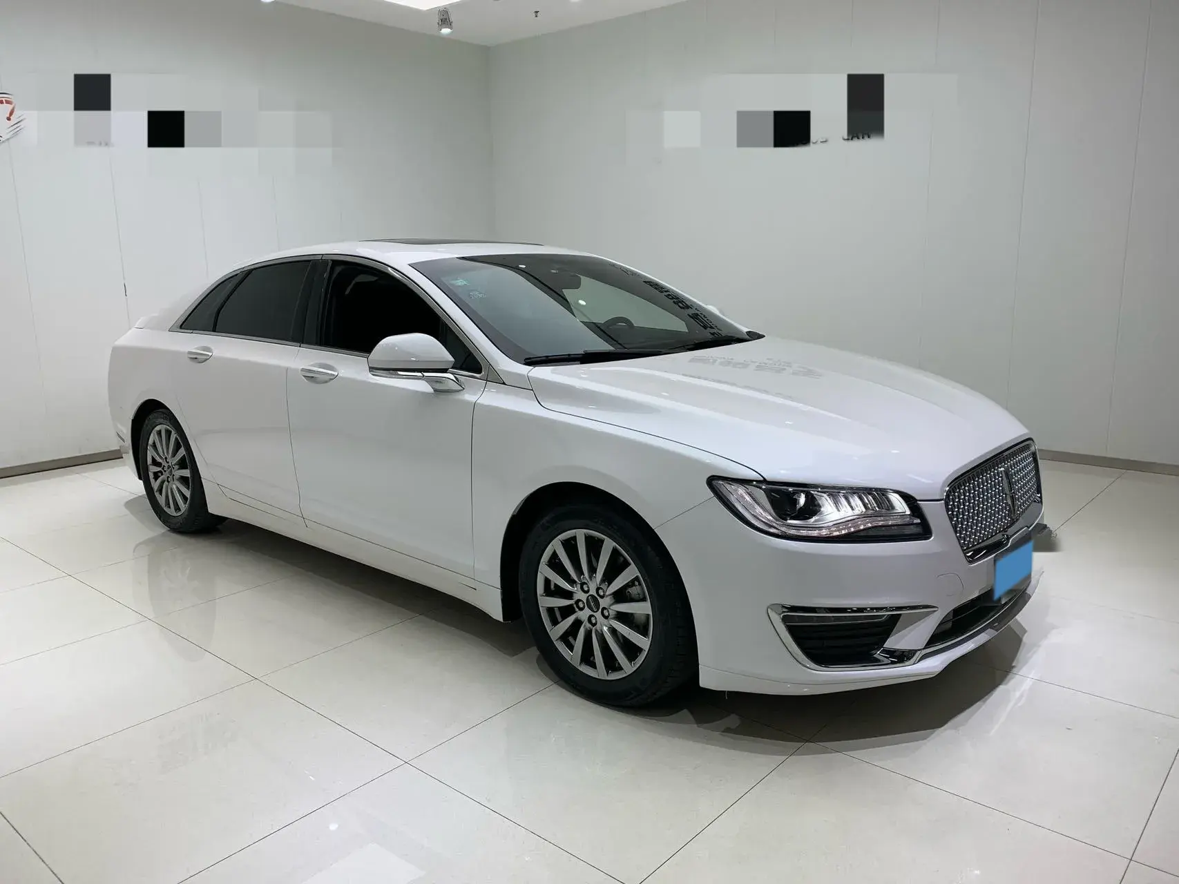 2019 LINCOLN MKZ thumbnail 3