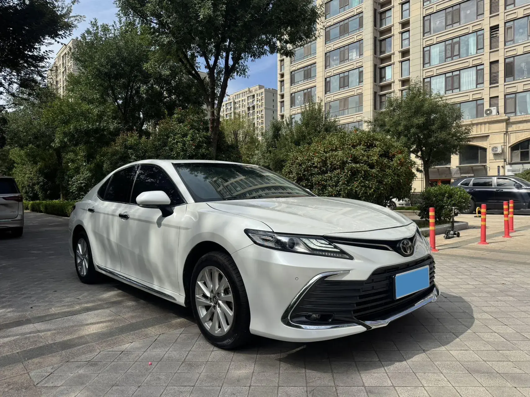 2023 TOYOTA CAMRY thumbnail 3