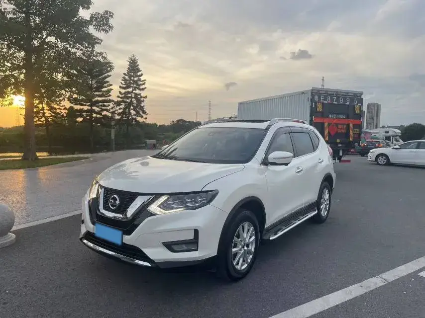 2020 NISSAN X-TRAIL view 1
