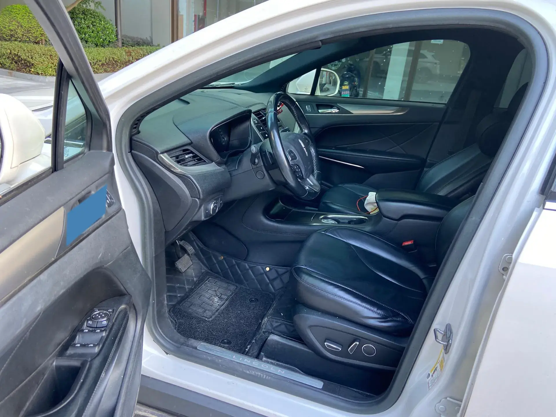 2017 LINCOLN MKC thumbnail 2