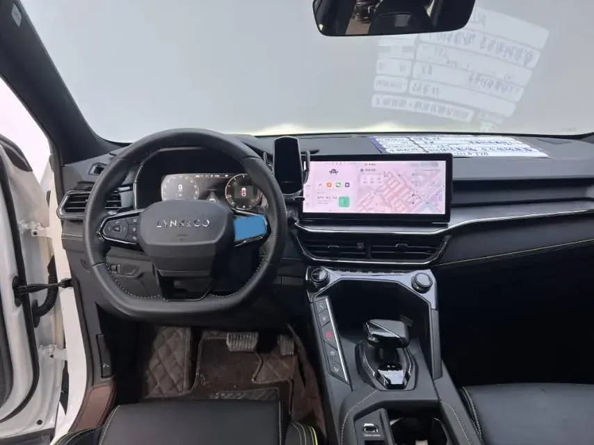 2023 LYNK&CO 06 thumbnail 3