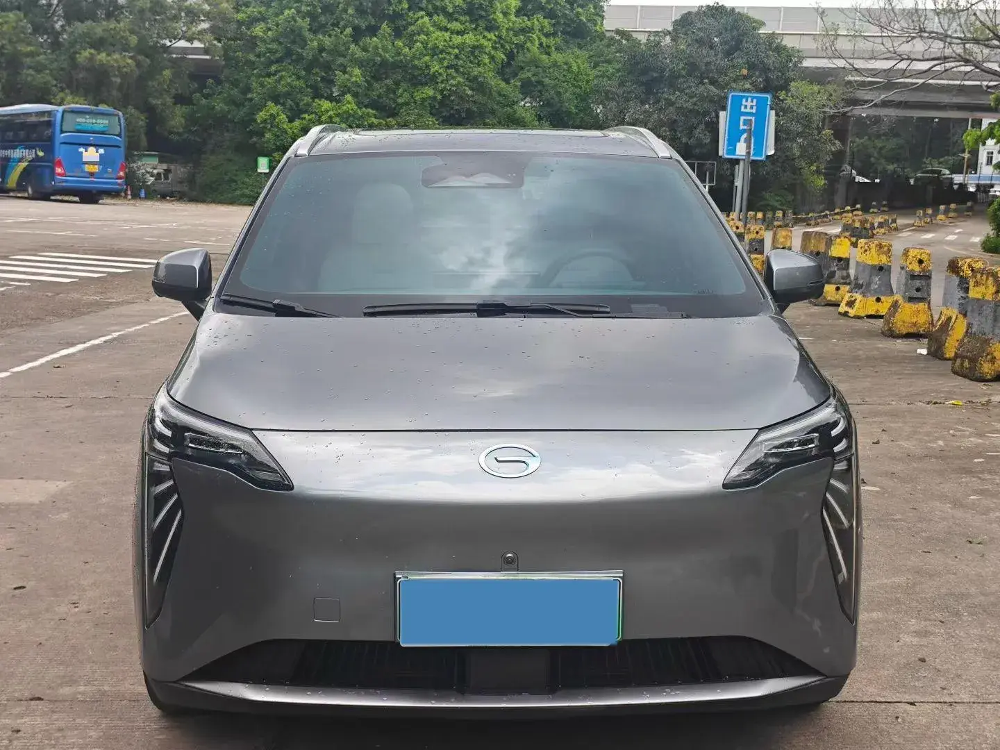 2023 AION Y thumbnail 2