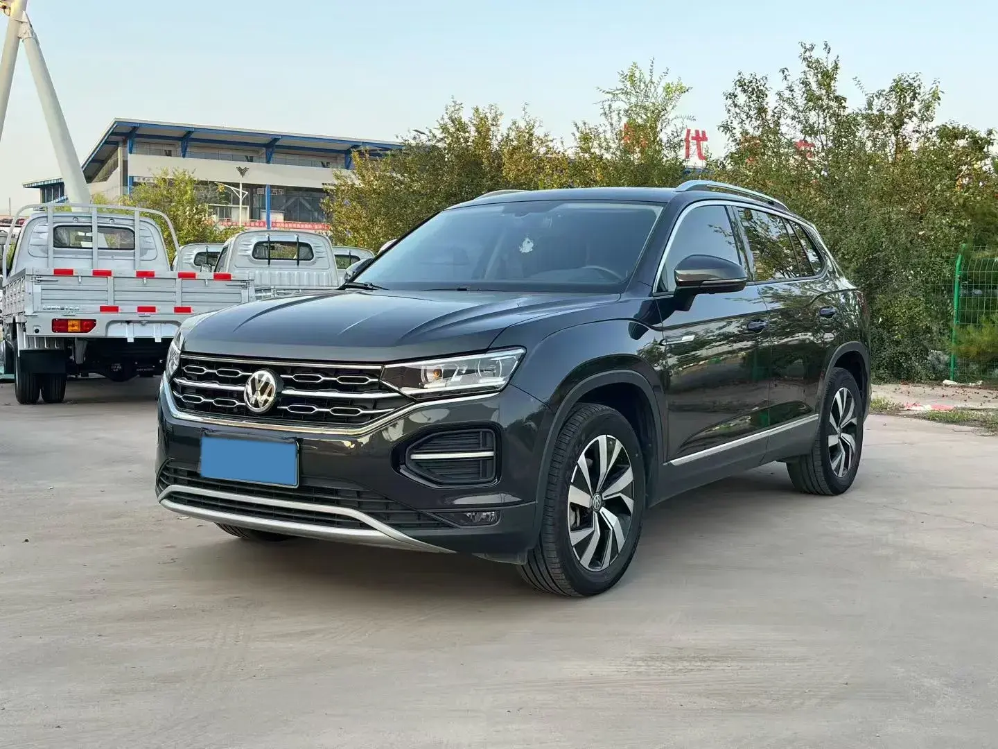 2020 VOLKSWAGEN TAYRON view 1