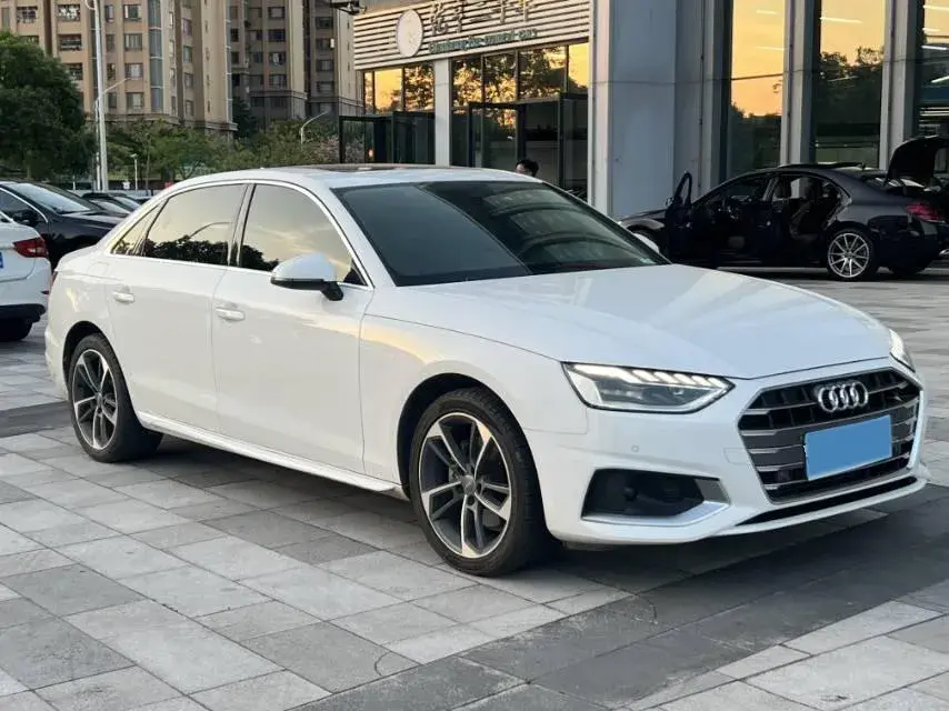 2020 AUDI A4L thumbnail 3