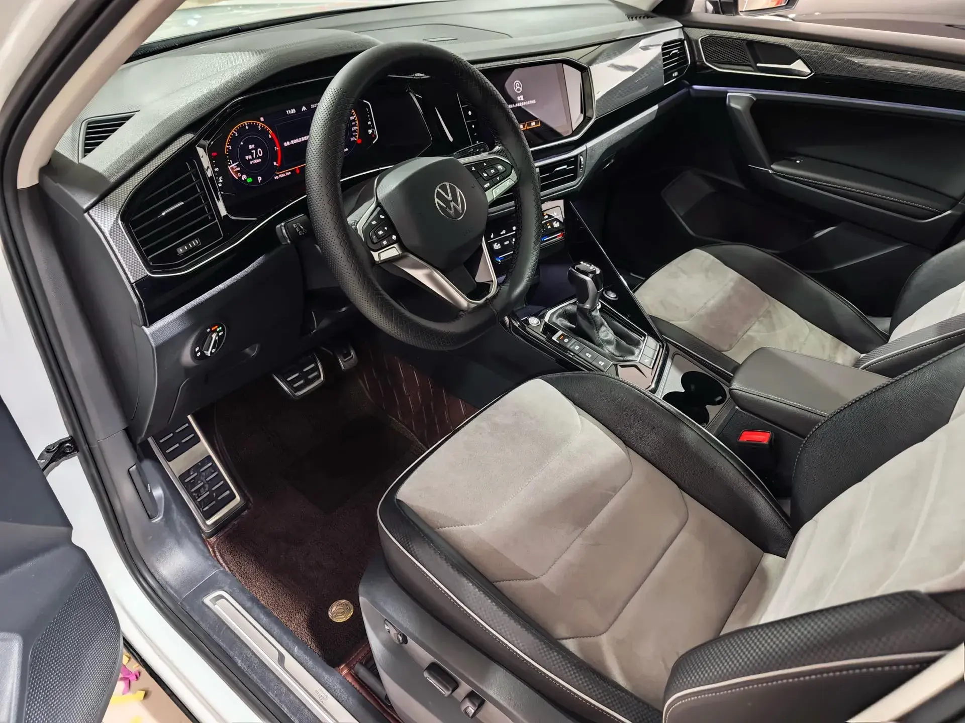 2020 VOLKSWAGEN TAYRON thumbnail 2