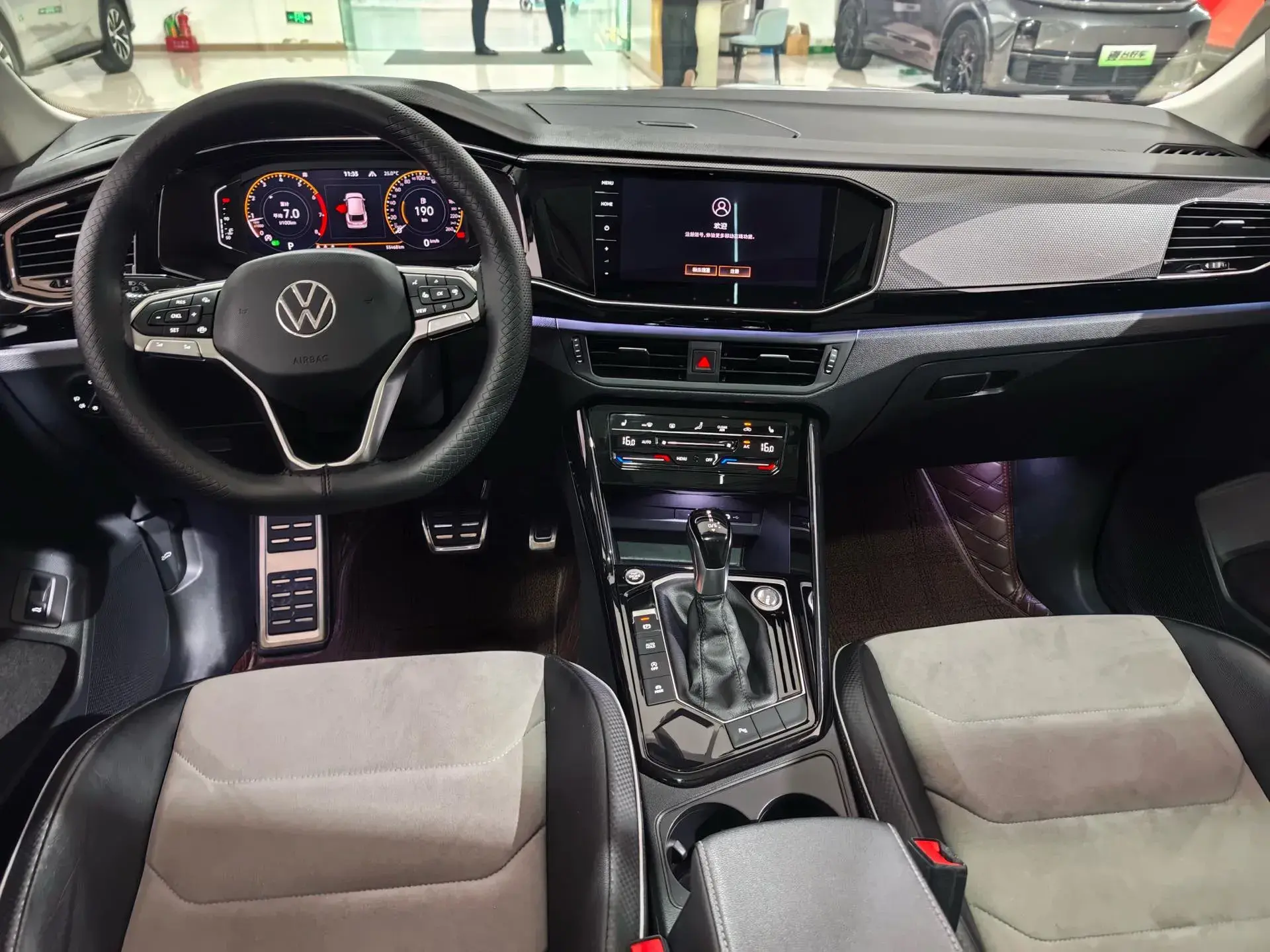 2020 VOLKSWAGEN TAYRON thumbnail 3