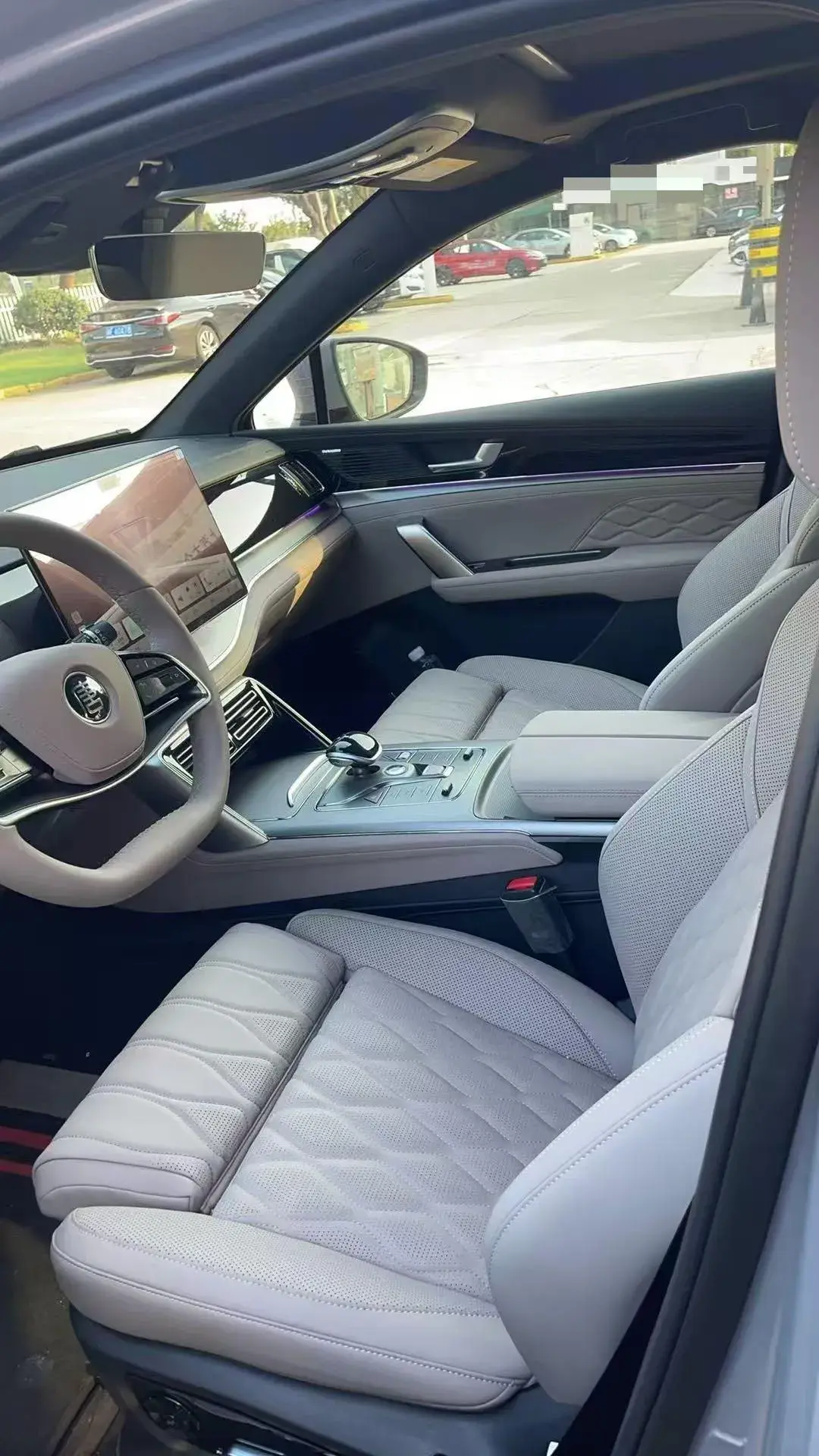 2025 BYD TANG thumbnail 3