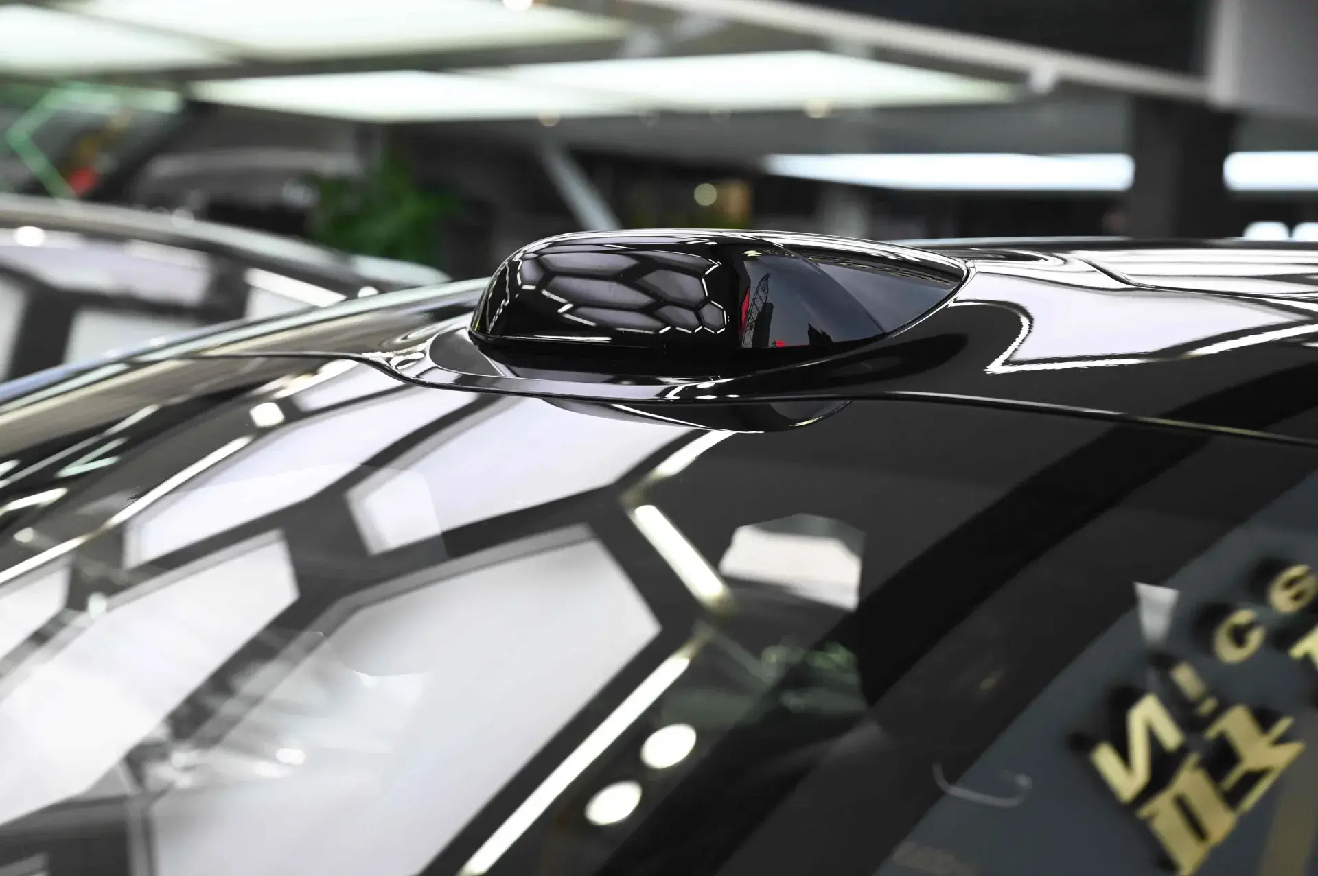 2025 MI SU7 thumbnail 4