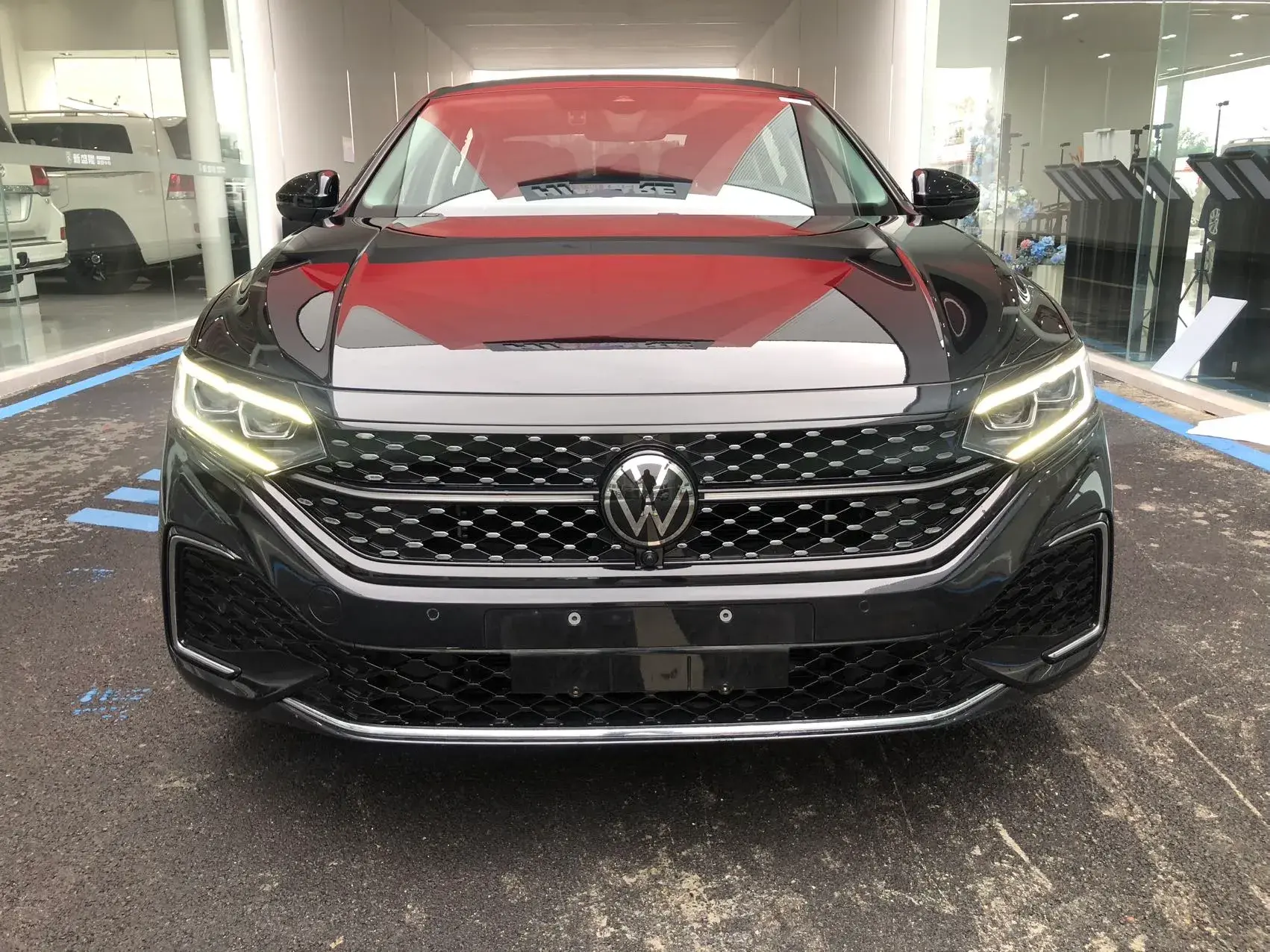 2023 VOLKSWAGEN PASSAT thumbnail 2