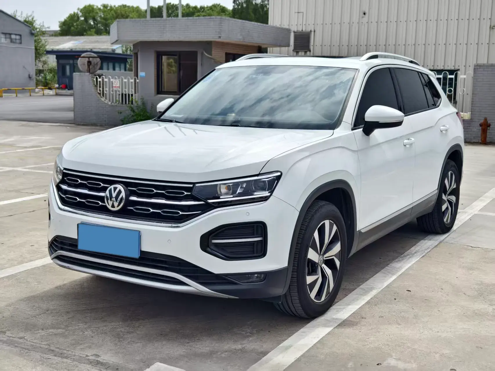 2019 VOLKSWAGEN TAYRON view 1