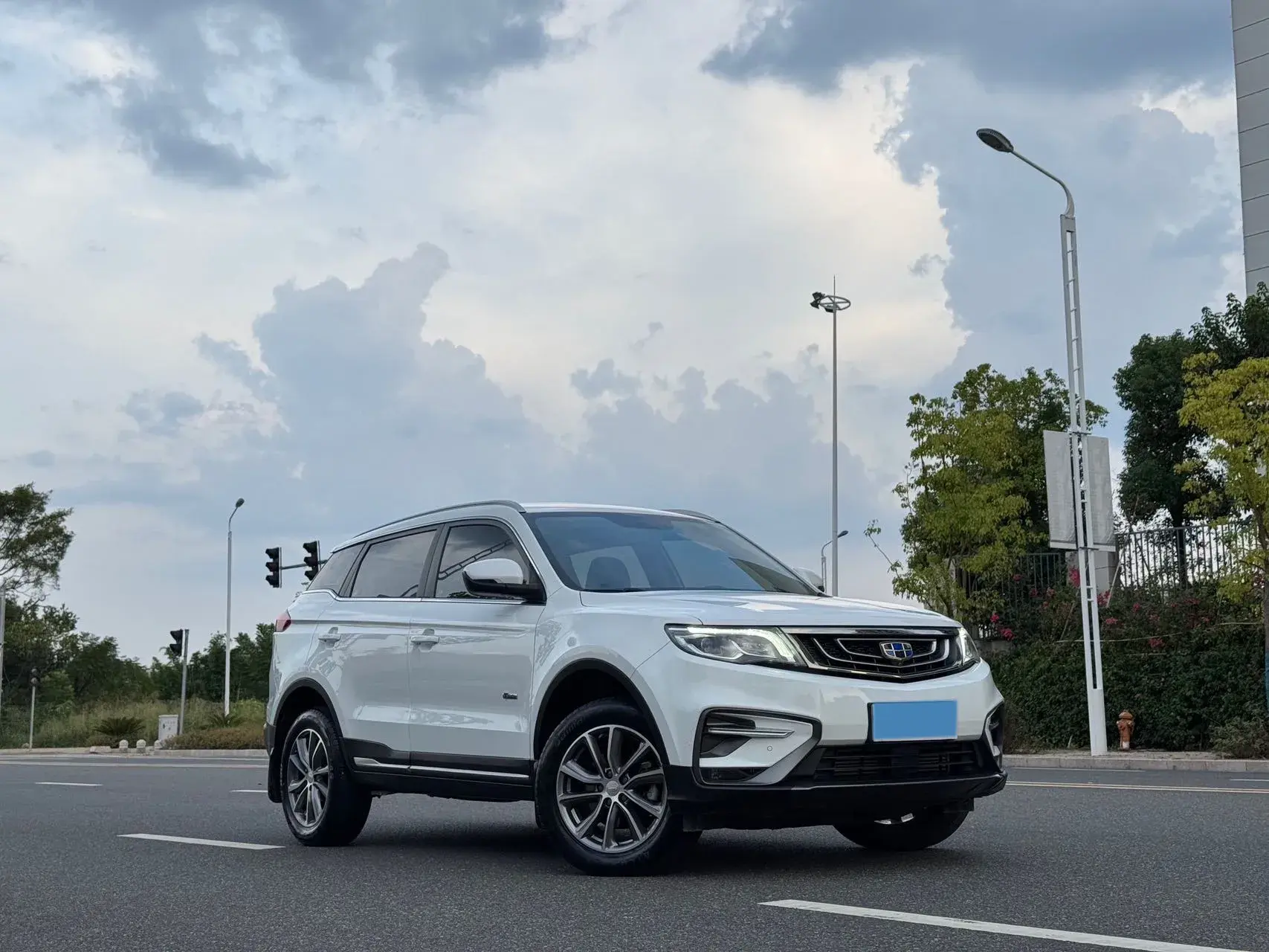 2020 GEELY AZKARRA thumbnail 3