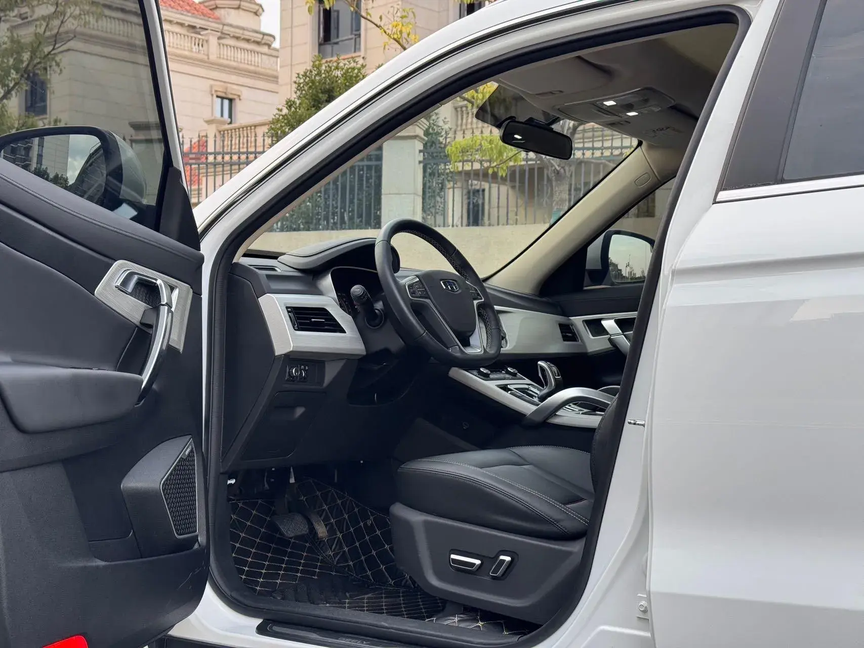 2020 GEELY AZKARRA thumbnail 4