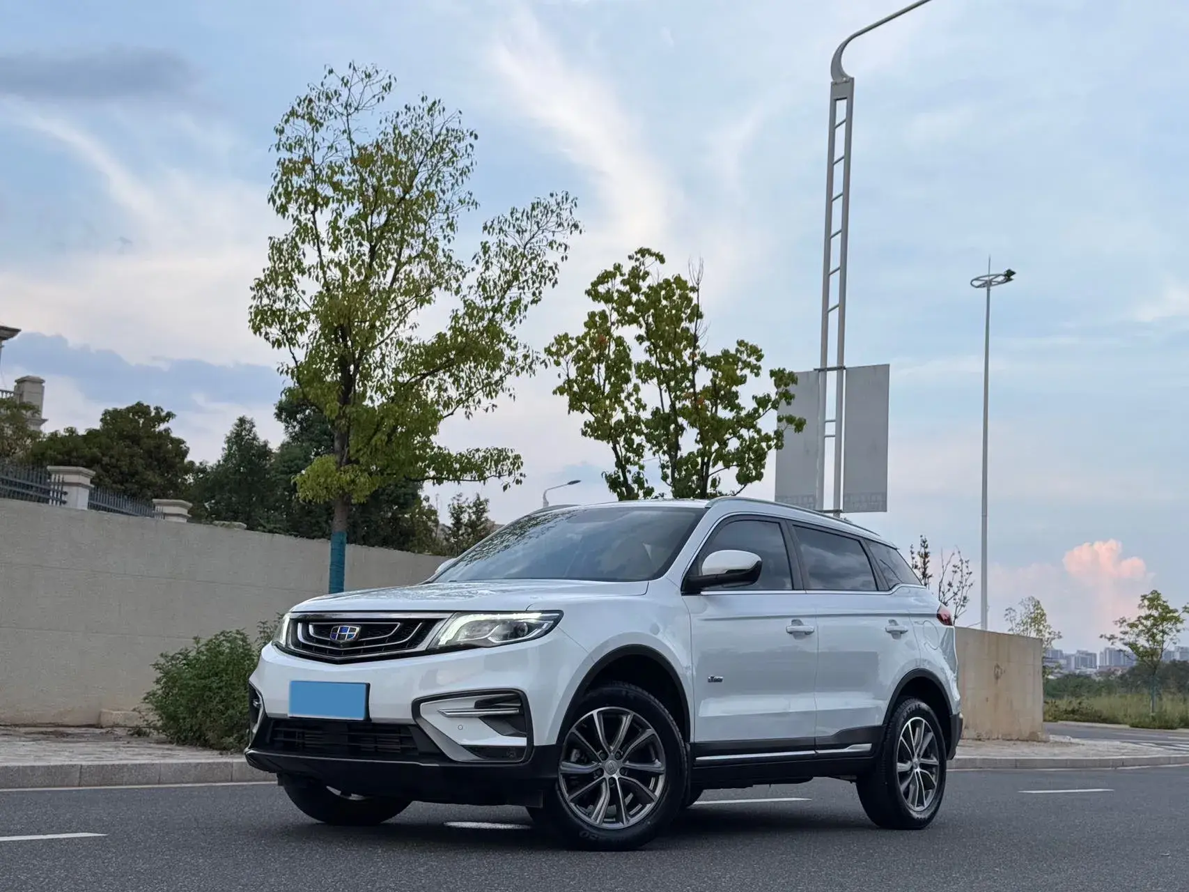 2020 GEELY AZKARRA view 1