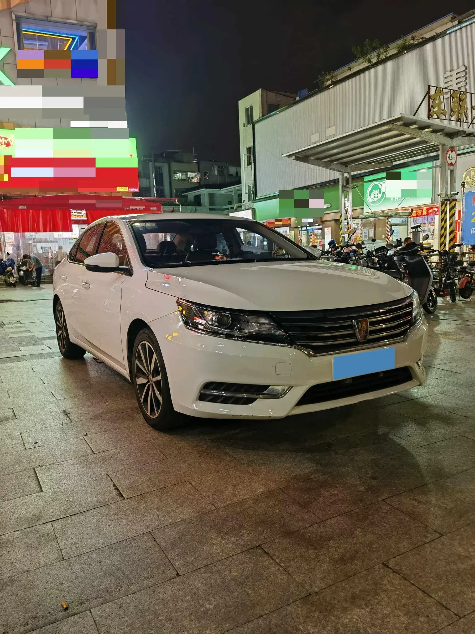 2018 ROEWE I6 thumbnail 2