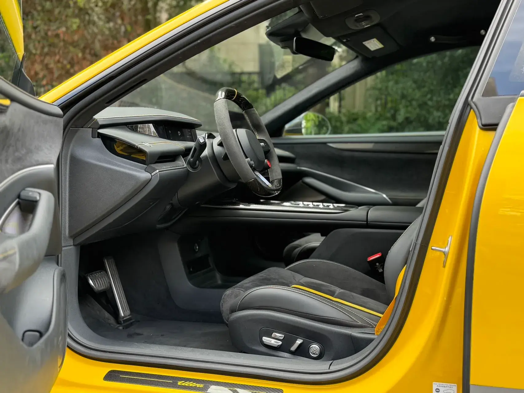 2025 MI SU7 thumbnail 4