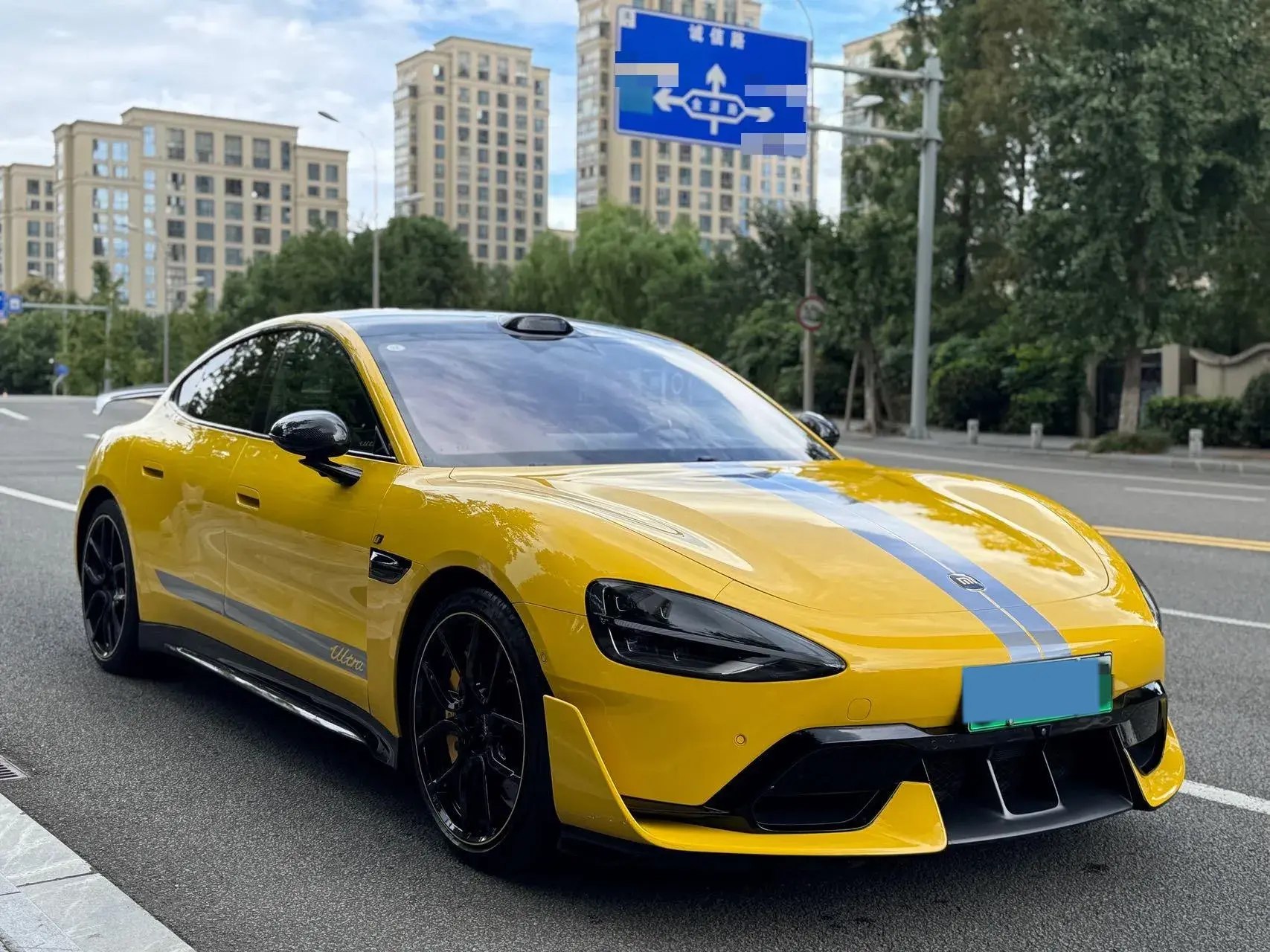 2025 MI SU7 thumbnail 3