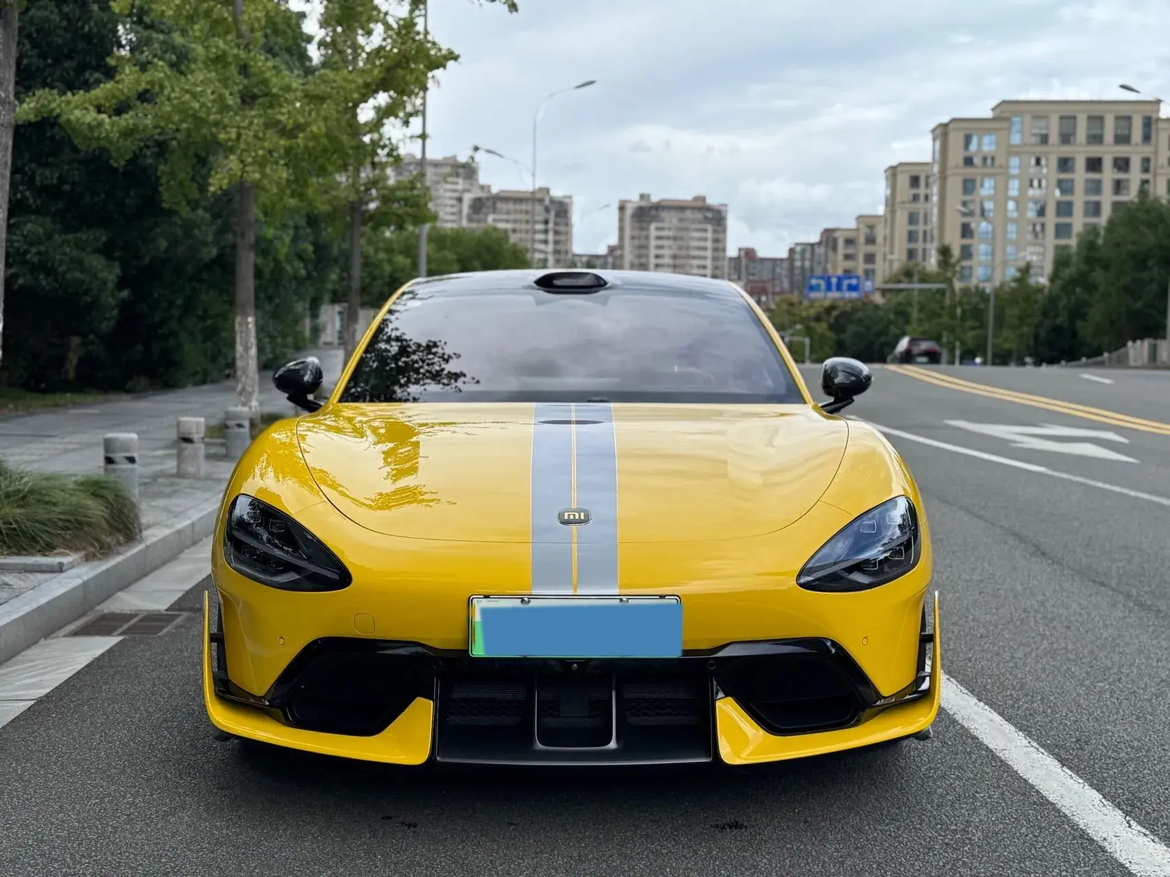 2025 MI SU7 thumbnail 2