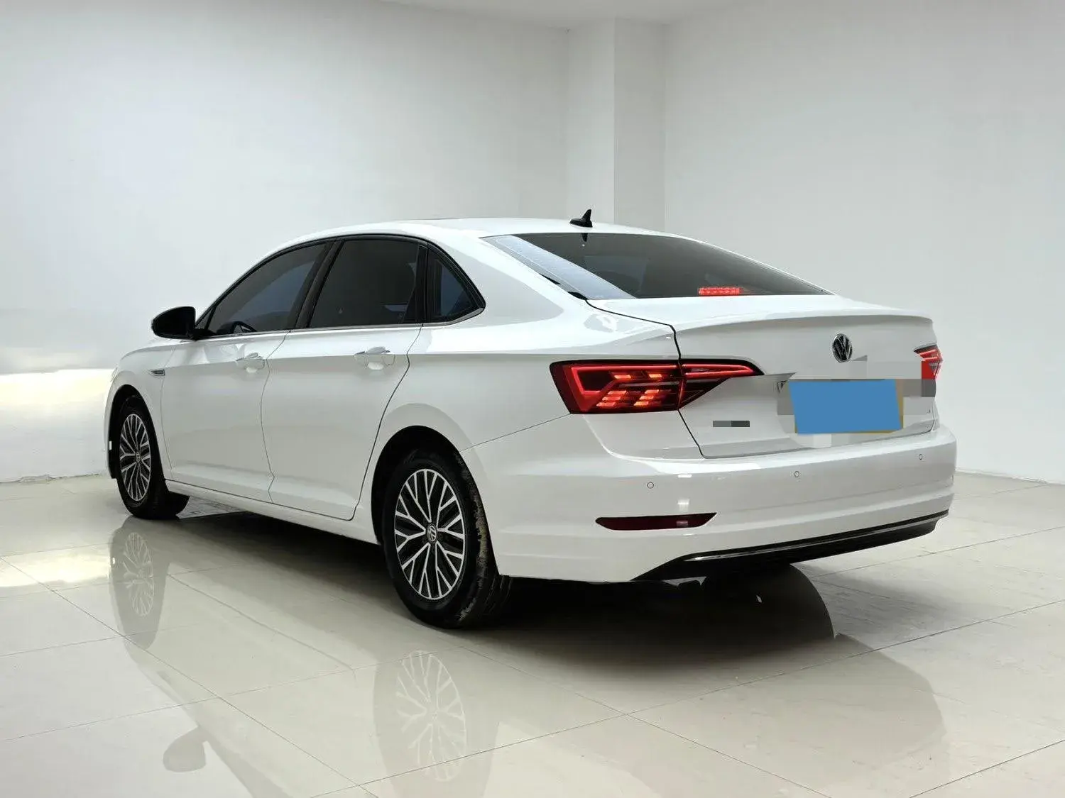 2020 VOLKSWAGEN SAGITAR thumbnail 4