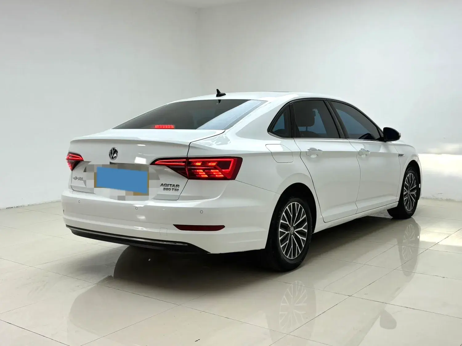 2020 VOLKSWAGEN SAGITAR thumbnail 3