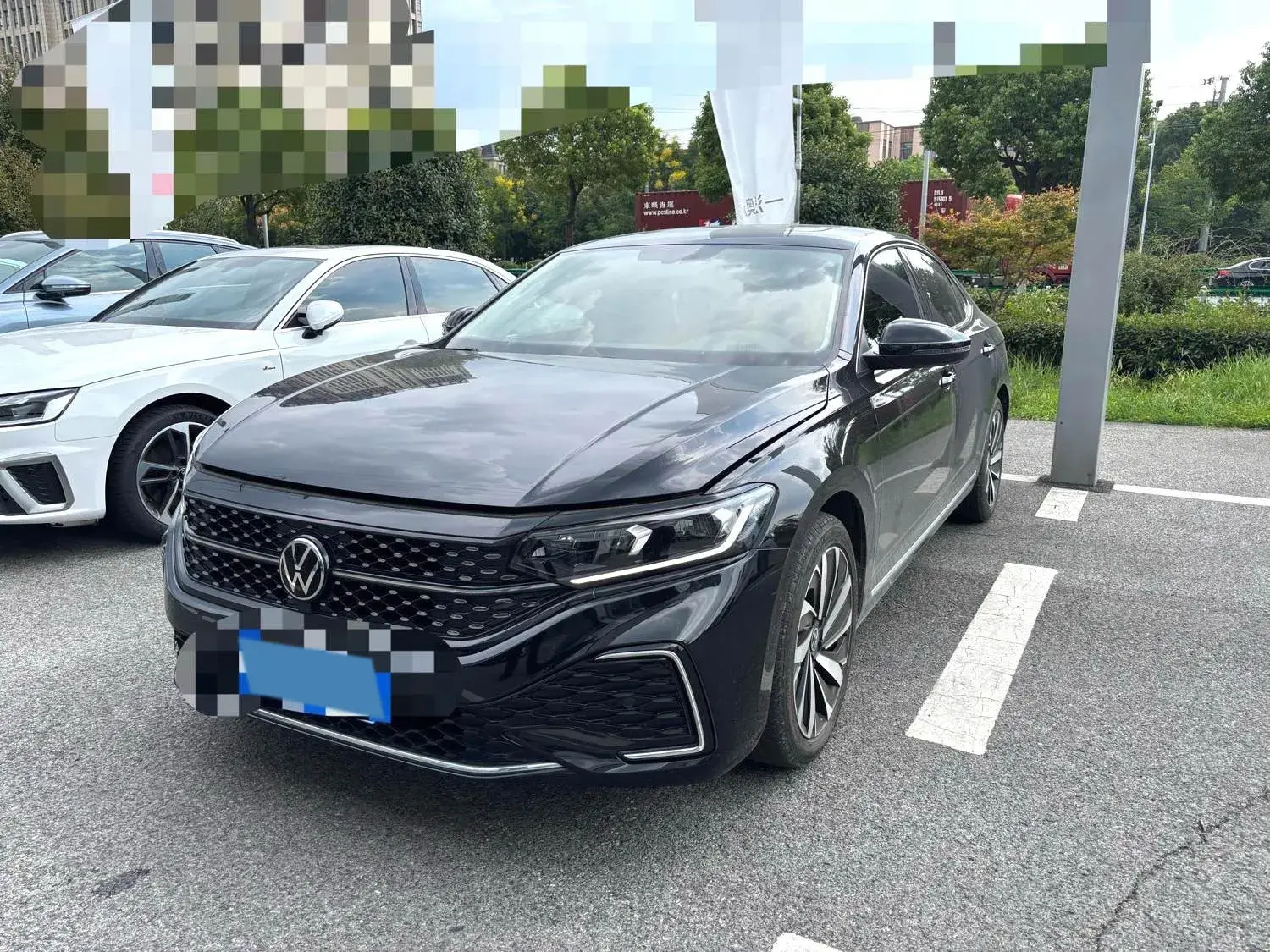 2023 VOLKSWAGEN PASSAT view 1